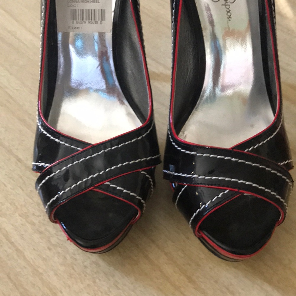 8.5 Jessica Simpson Heels